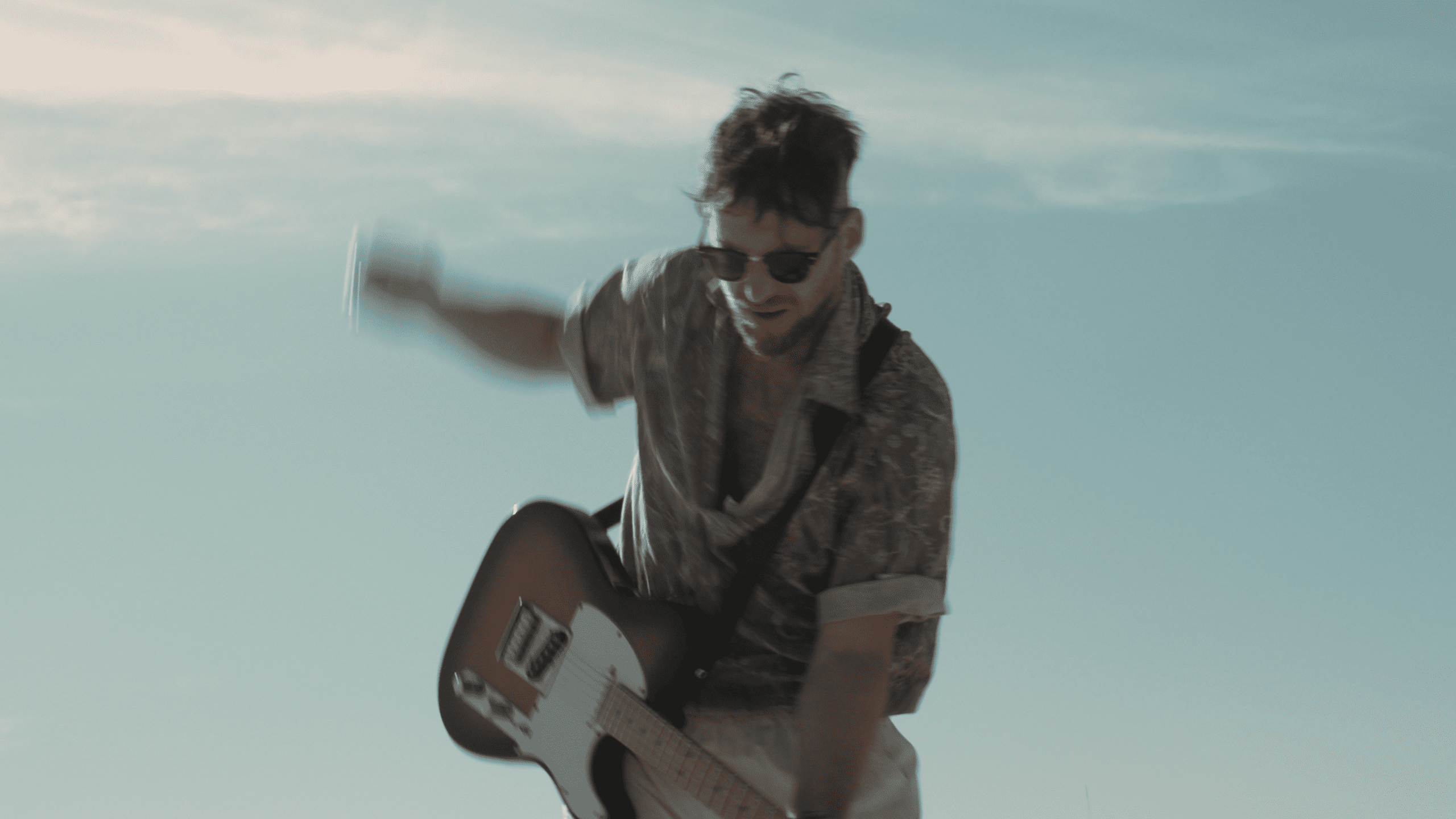 08-Every beat_MASTER_01_1644.00_01_25_24.Still002